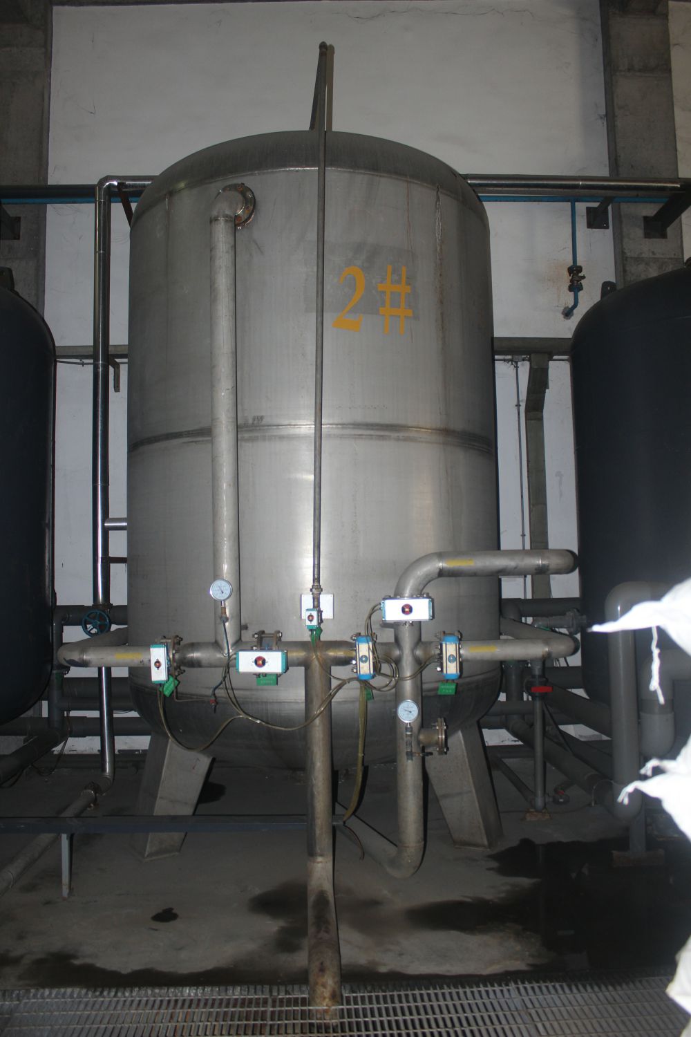 廣(guang)州某(mou)某100噸輭化(hua)水工程(cheng)